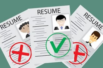 A graphic illustrates successful resumes being accepted and rejected, highlighting resume success factors for the vet sector.